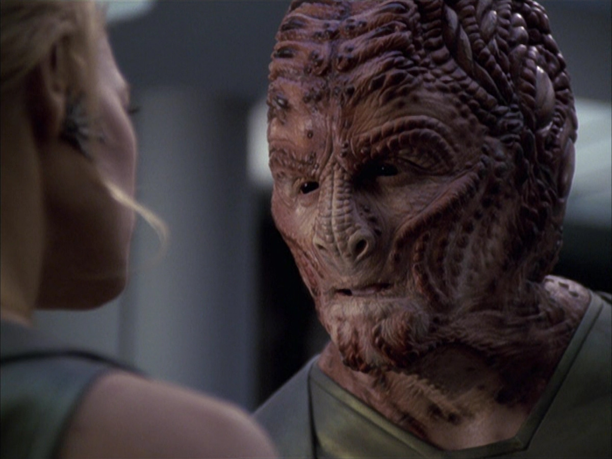extant_StarTrek_VOY_6x15-Tsunkatse_03430.jpg