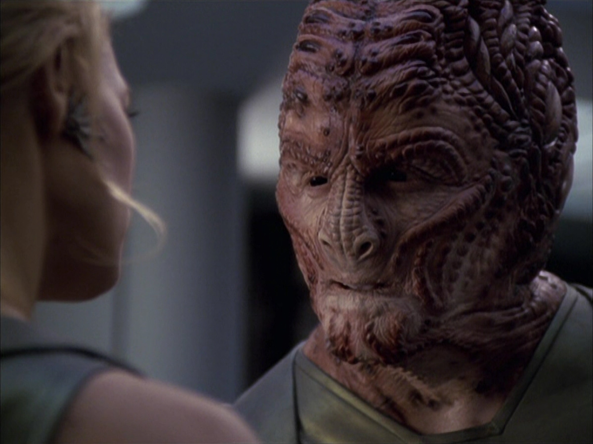 extant_StarTrek_VOY_6x15-Tsunkatse_03433.jpg