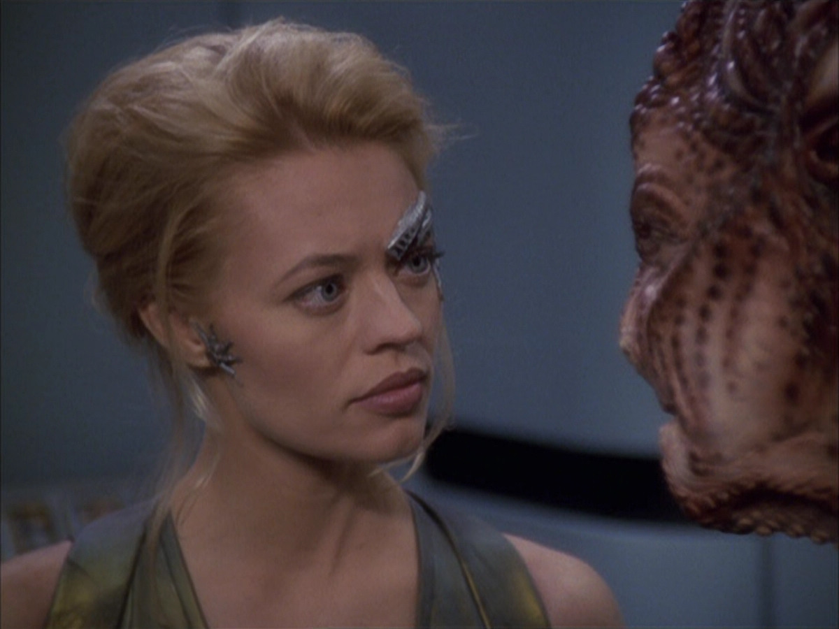 extant_StarTrek_VOY_6x15-Tsunkatse_03434.jpg