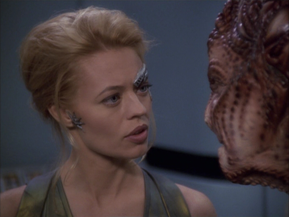 extant_StarTrek_VOY_6x15-Tsunkatse_03437.jpg