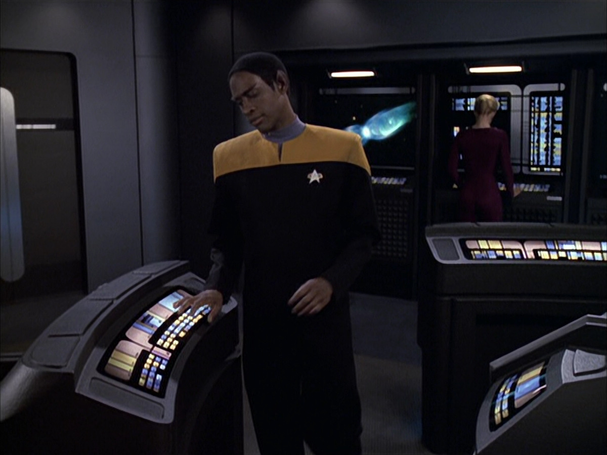 extant_StarTrek_VOY_6x15-Tsunkatse_03477.jpg
