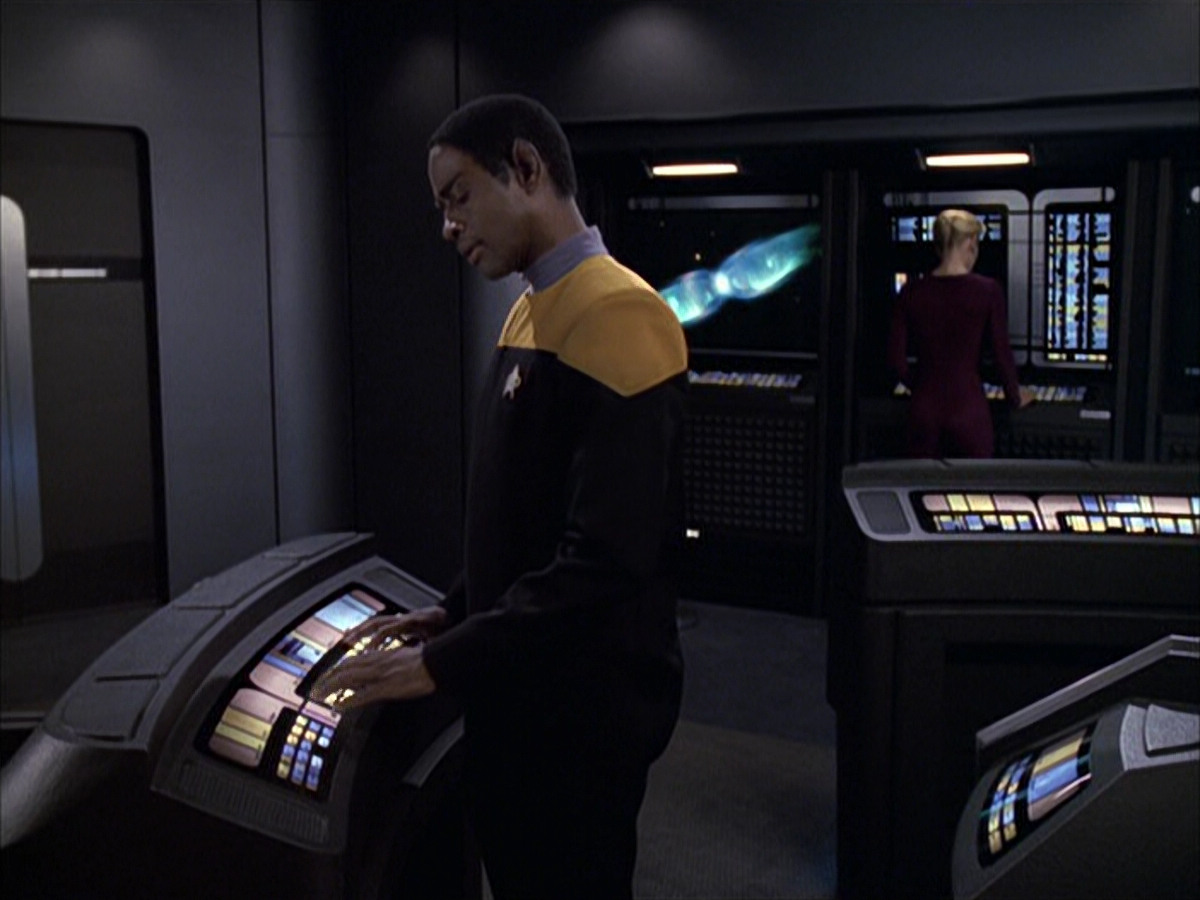extant_StarTrek_VOY_6x15-Tsunkatse_03478.jpg