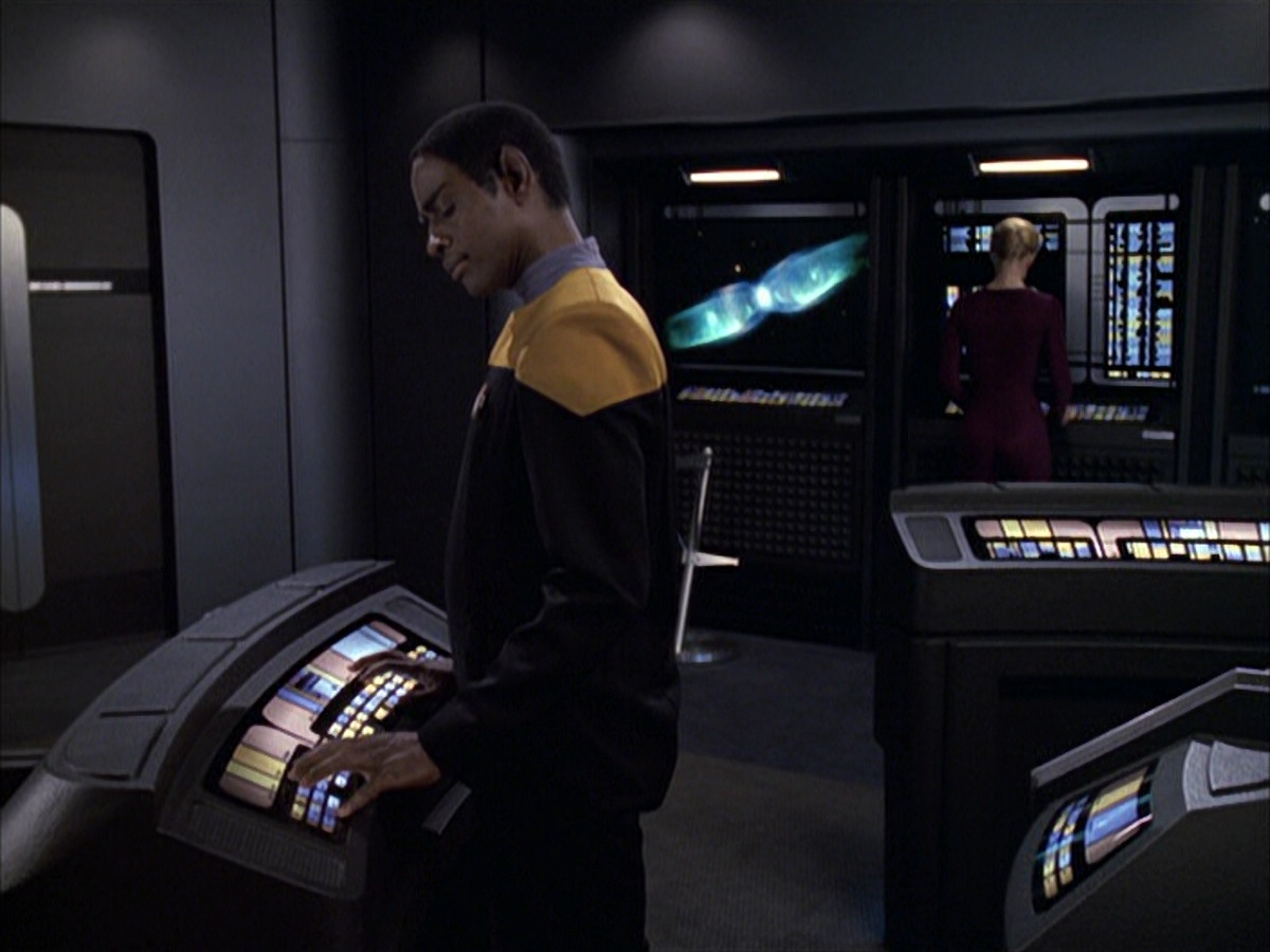 extant_StarTrek_VOY_6x15-Tsunkatse_03481.jpg