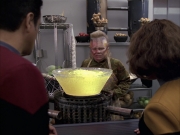extant_StarTrek_VOY_6x15-Tsunkatse_00471.jpg