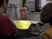 extant_StarTrek_VOY_6x15-Tsunkatse_00484.jpg