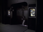 extant_StarTrek_VOY_6x15-Tsunkatse_00590.jpg