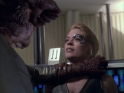 extant_StarTrek_VOY_6x15-Tsunkatse_02319.jpg