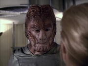 extant_StarTrek_VOY_6x15-Tsunkatse_02327.jpg