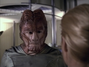 extant_StarTrek_VOY_6x15-Tsunkatse_02329.jpg
