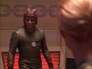 extant_StarTrek_VOY_6x15-Tsunkatse_02806.jpg