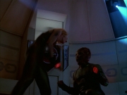 extant_StarTrek_VOY_6x15-Tsunkatse_03228.jpg