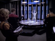 extant_StarTrek_VOY_6x15-Tsunkatse_03273.jpg