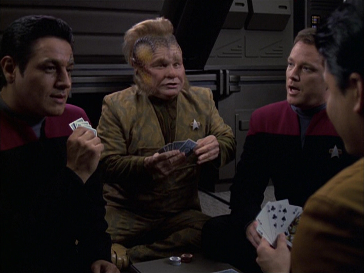 extant_StarTrek_VOY_6x16-Collective_00016.jpg