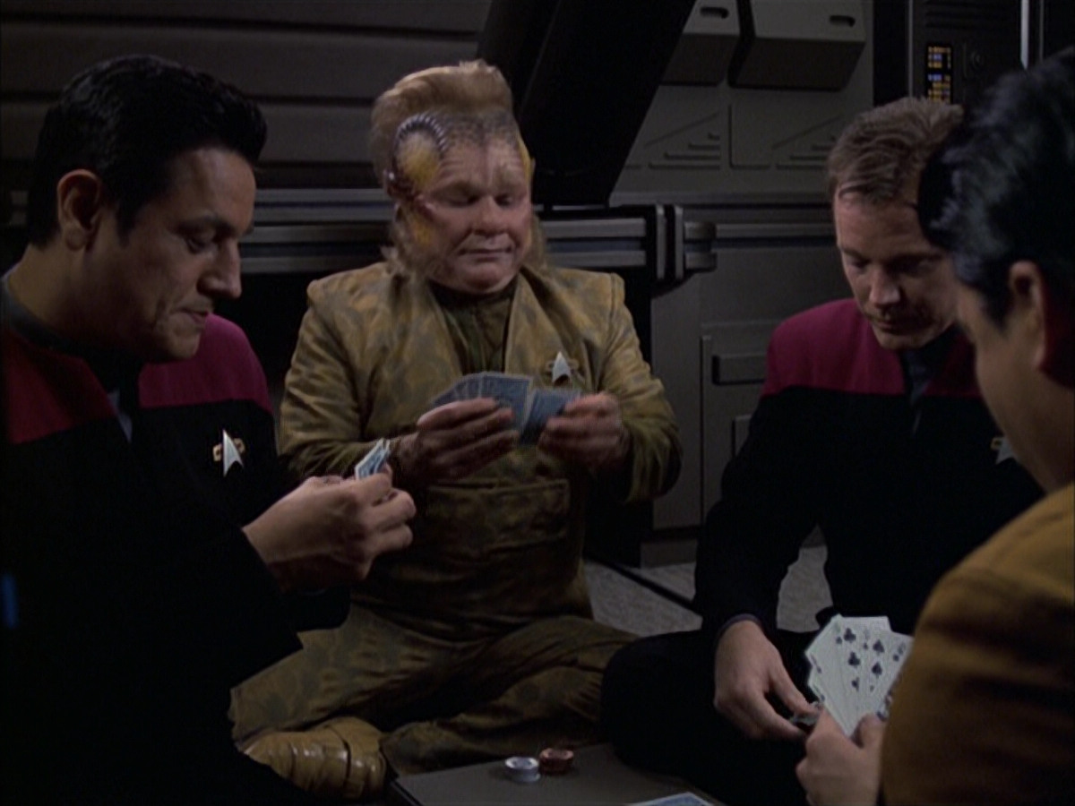 extant_StarTrek_VOY_6x16-Collective_00036.jpg