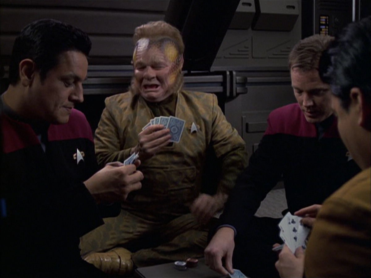 extant_StarTrek_VOY_6x16-Collective_00037.jpg