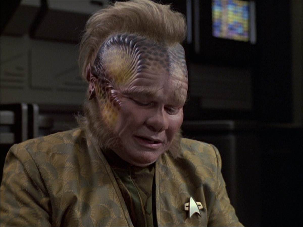 extant_StarTrek_VOY_6x16-Collective_00056.jpg