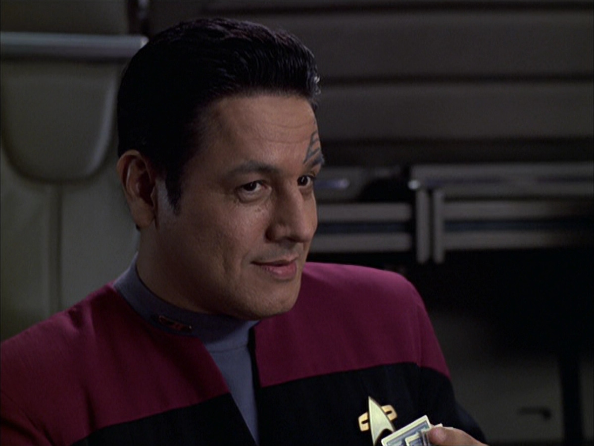 extant_StarTrek_VOY_6x16-Collective_00075.jpg