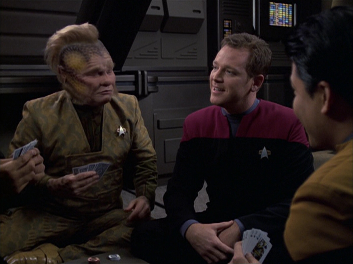 extant_StarTrek_VOY_6x16-Collective_00080.jpg