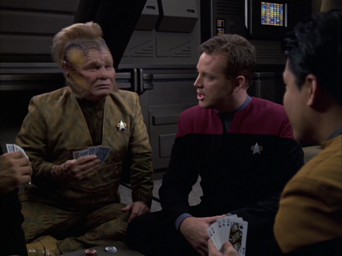 extant_StarTrek_VOY_6x16-Collective_00083.jpg