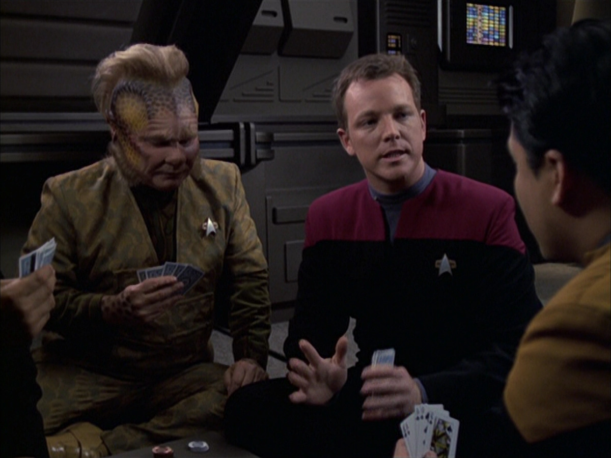 extant_StarTrek_VOY_6x16-Collective_00091.jpg