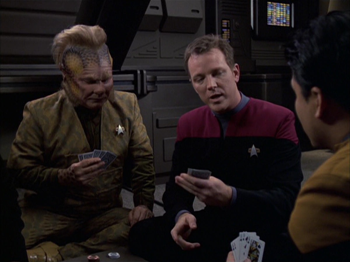 extant_StarTrek_VOY_6x16-Collective_00093.jpg