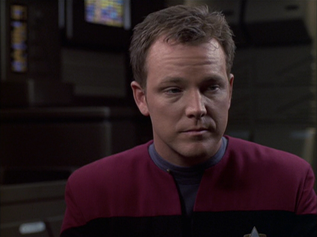 extant_StarTrek_VOY_6x16-Collective_00102.jpg