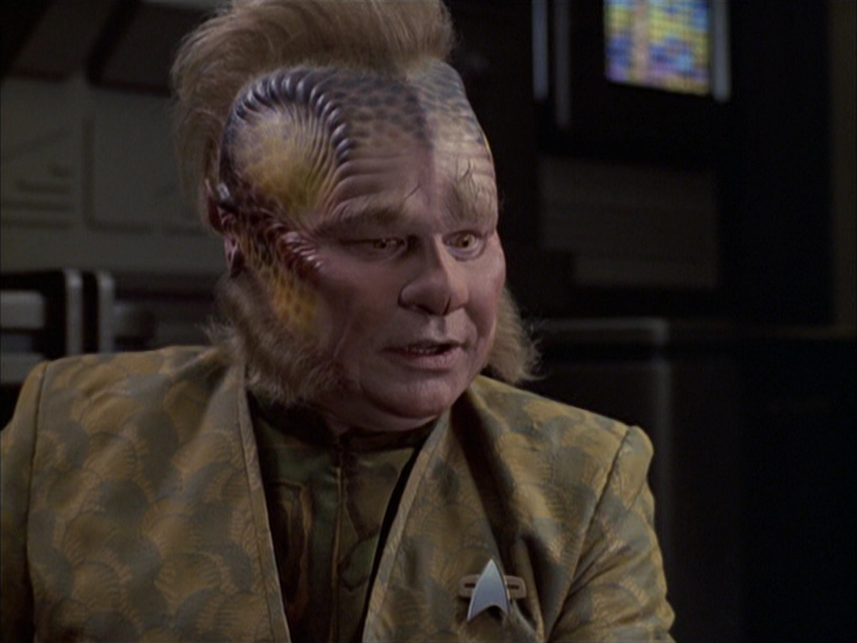 extant_StarTrek_VOY_6x16-Collective_00110.jpg