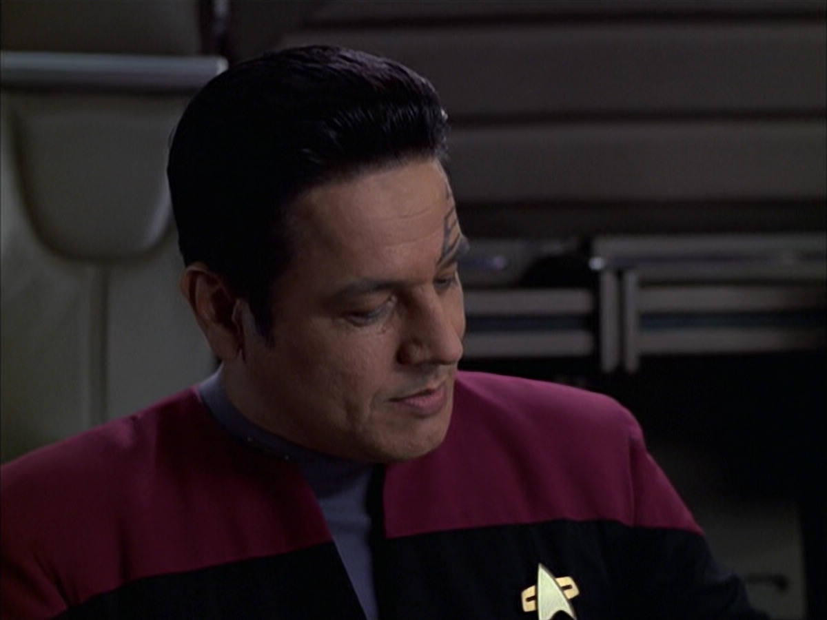 extant_StarTrek_VOY_6x16-Collective_00115.jpg