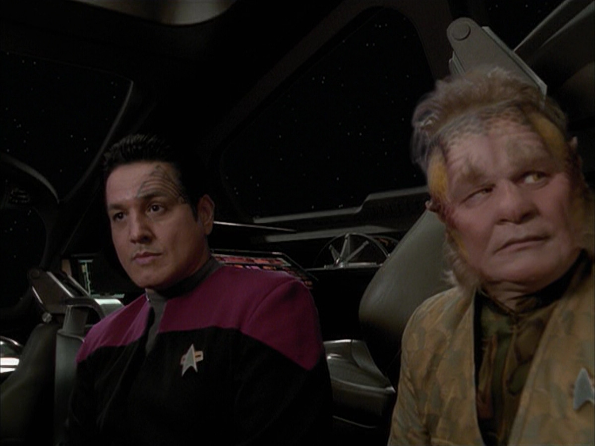 extant_StarTrek_VOY_6x16-Collective_00119.jpg