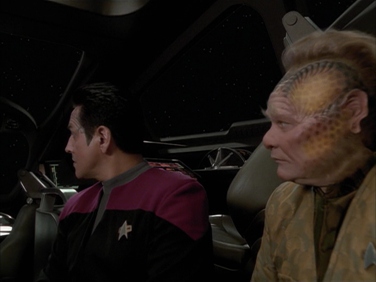 extant_StarTrek_VOY_6x16-Collective_00120.jpg