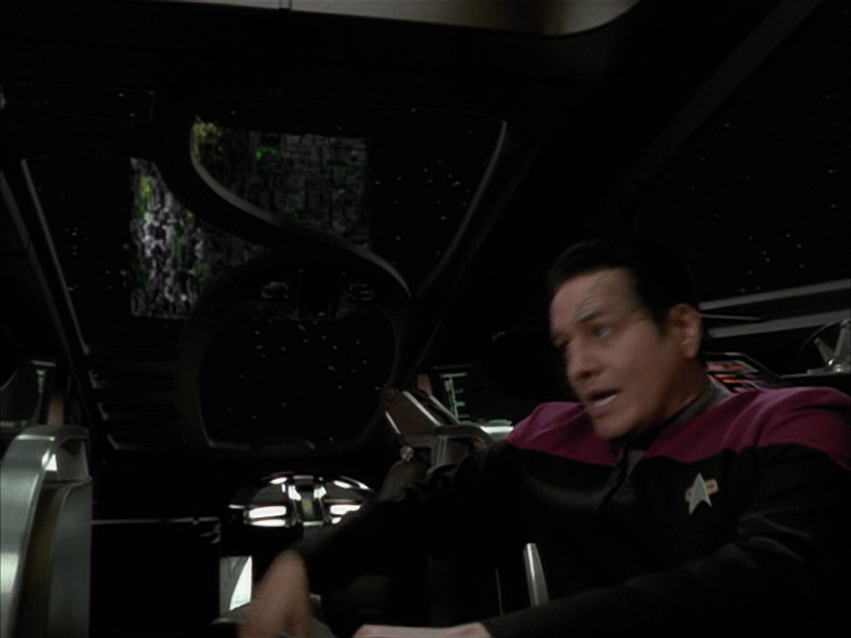 extant_StarTrek_VOY_6x16-Collective_00125.jpg