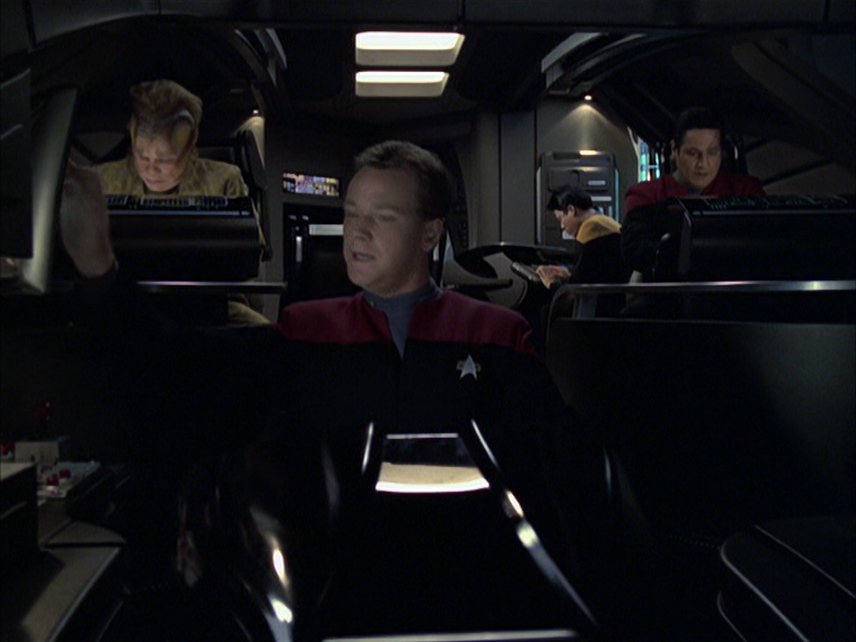 extant_StarTrek_VOY_6x16-Collective_00133.jpg