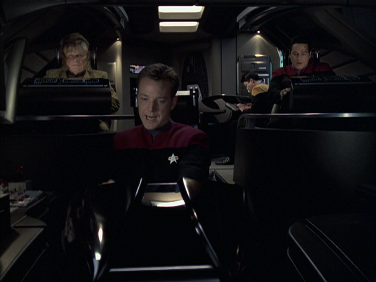 extant_StarTrek_VOY_6x16-Collective_00292.jpg