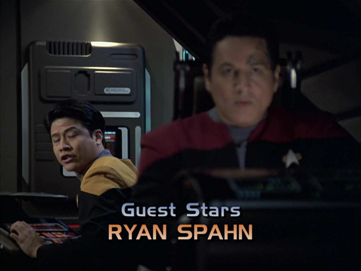 extant_StarTrek_VOY_6x16-Collective_00304.jpg