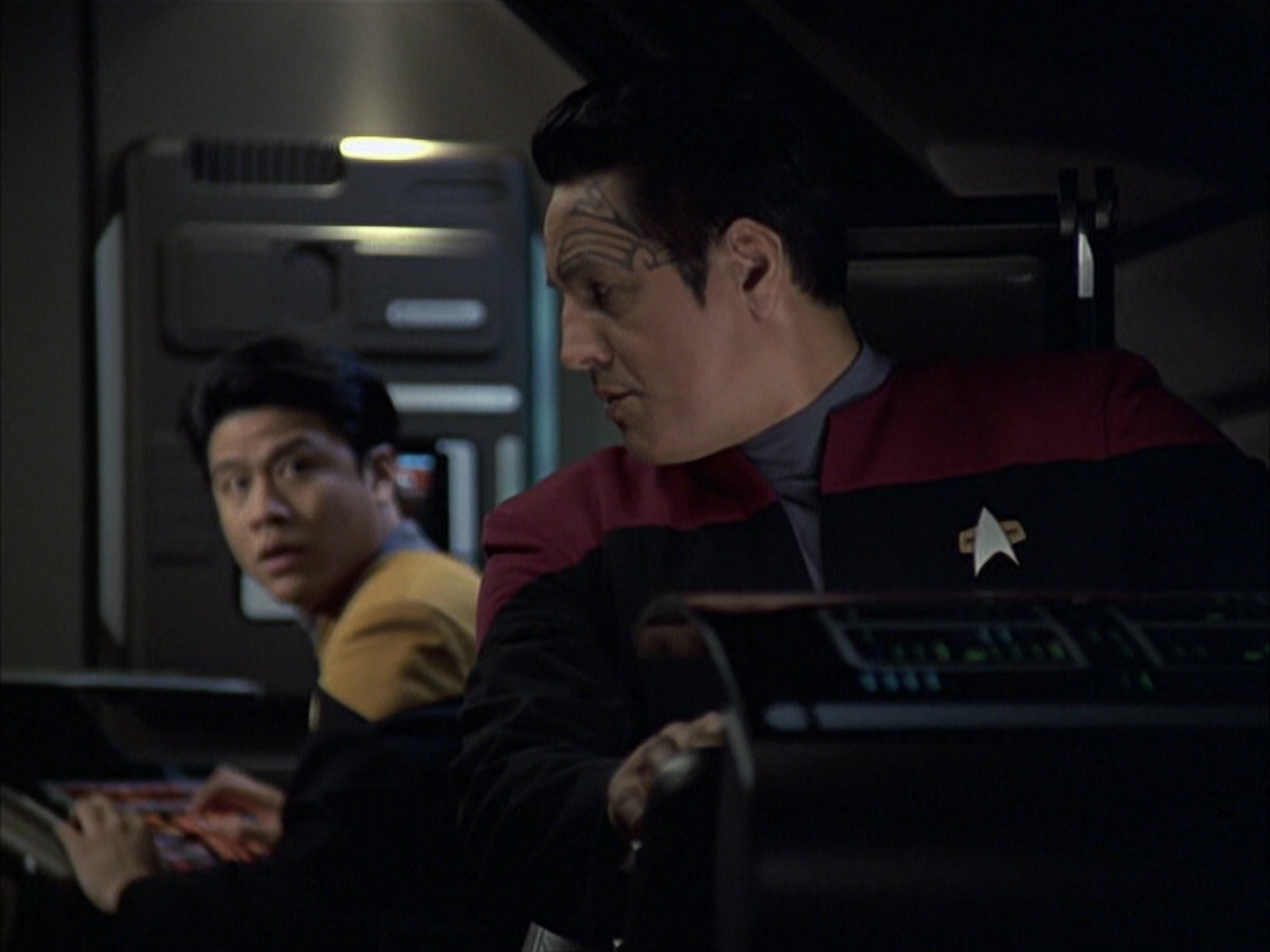 extant_StarTrek_VOY_6x16-Collective_00316.jpg