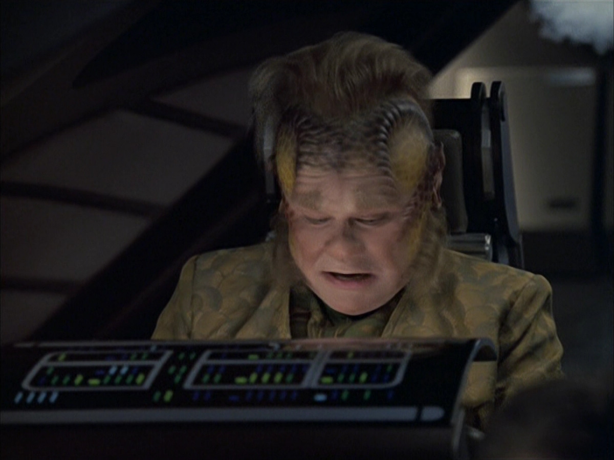 extant_StarTrek_VOY_6x16-Collective_00328.jpg
