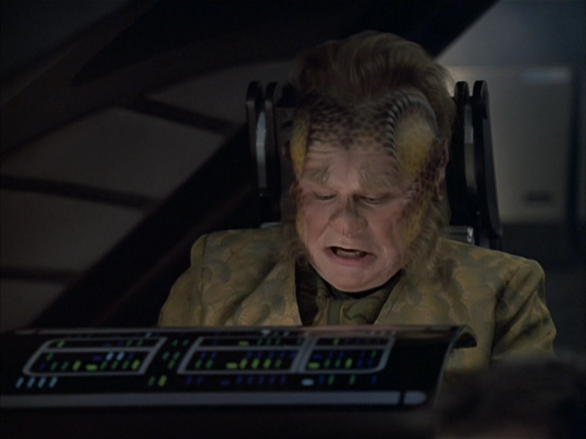 extant_StarTrek_VOY_6x16-Collective_00338.jpg