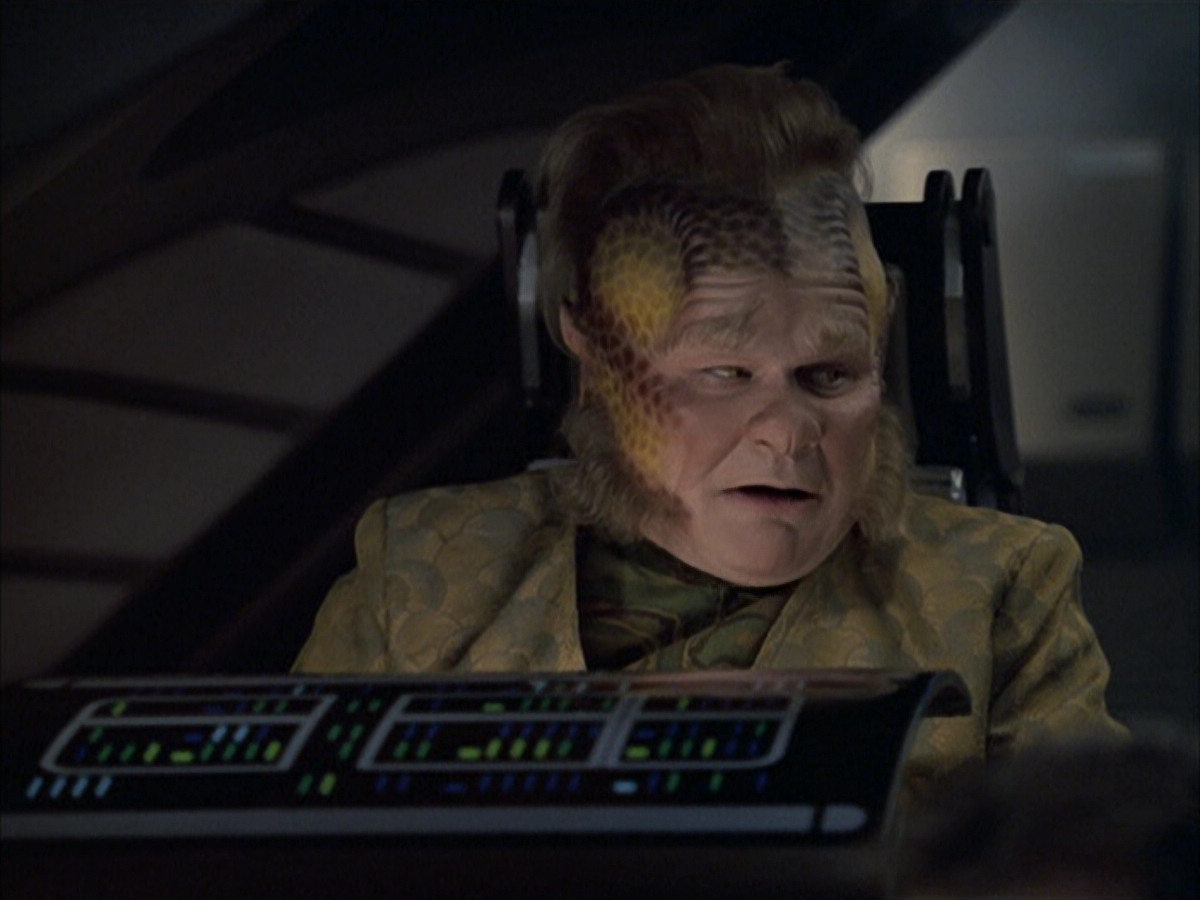 extant_StarTrek_VOY_6x16-Collective_00339.jpg