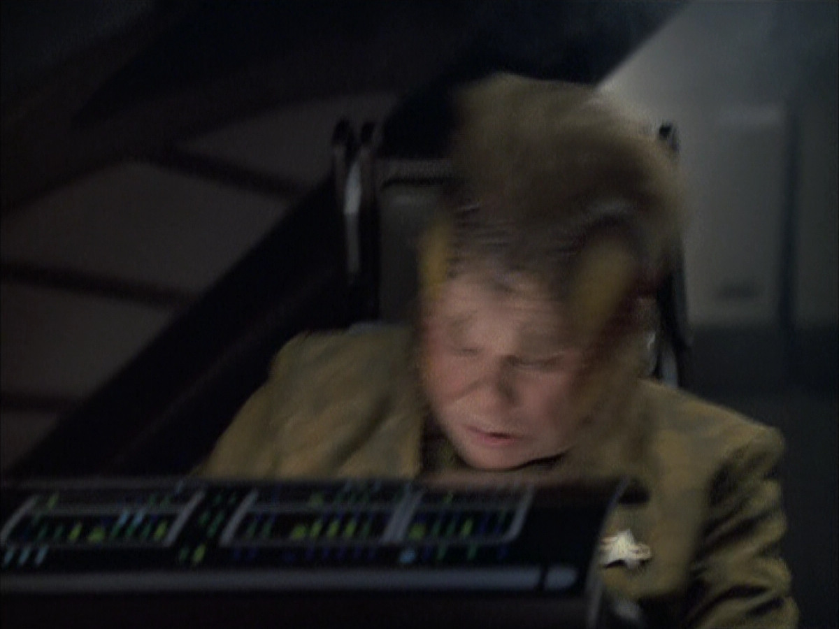 extant_StarTrek_VOY_6x16-Collective_00349.jpg