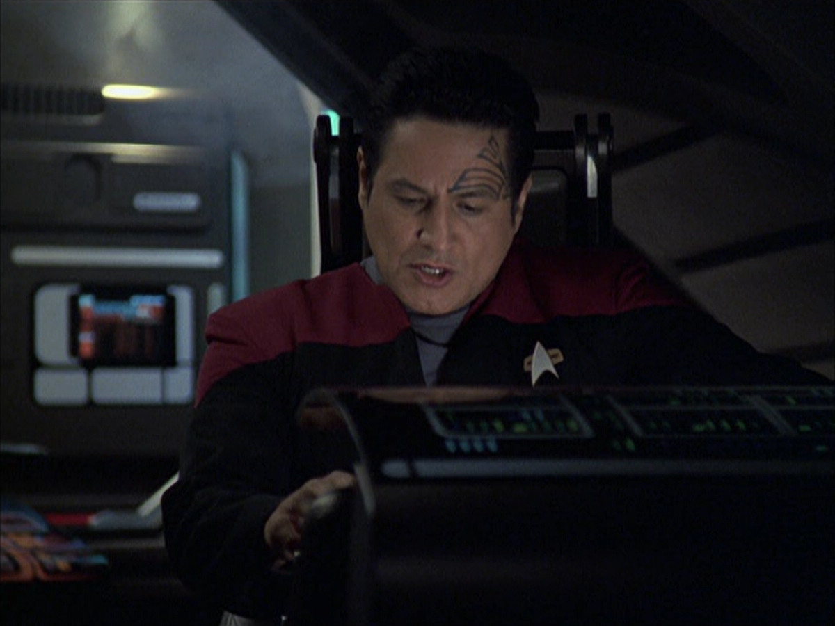 extant_StarTrek_VOY_6x16-Collective_00353.jpg