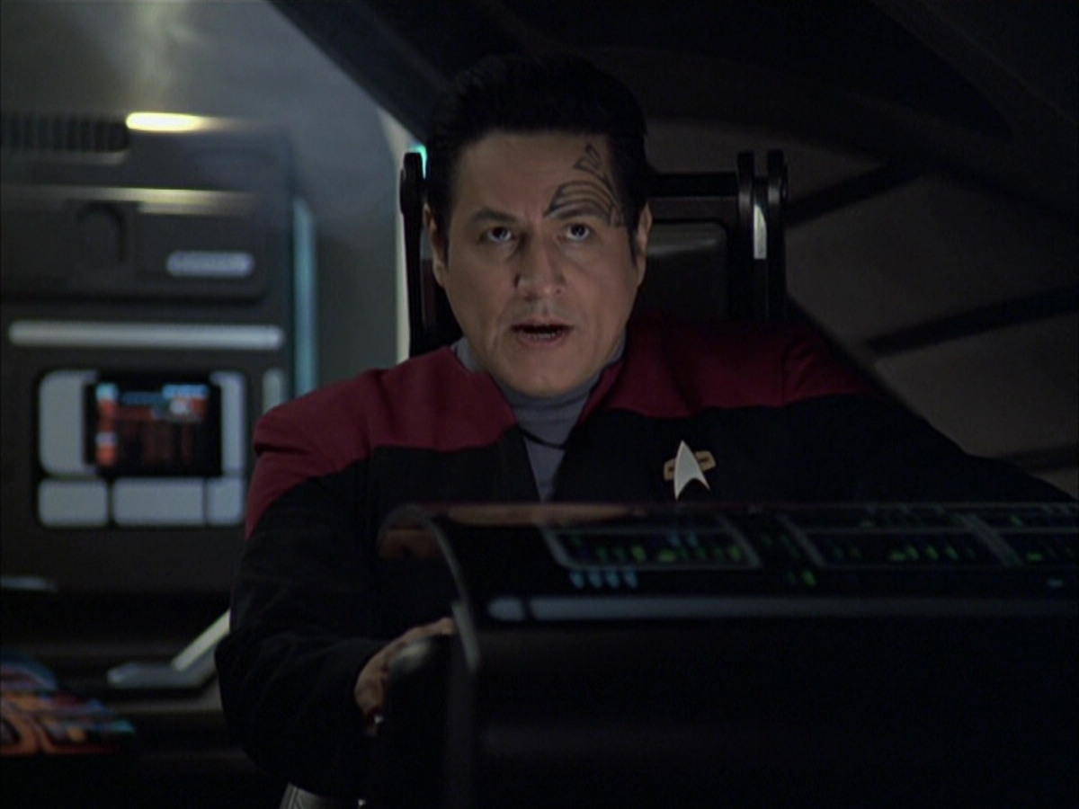 extant_StarTrek_VOY_6x16-Collective_00355.jpg