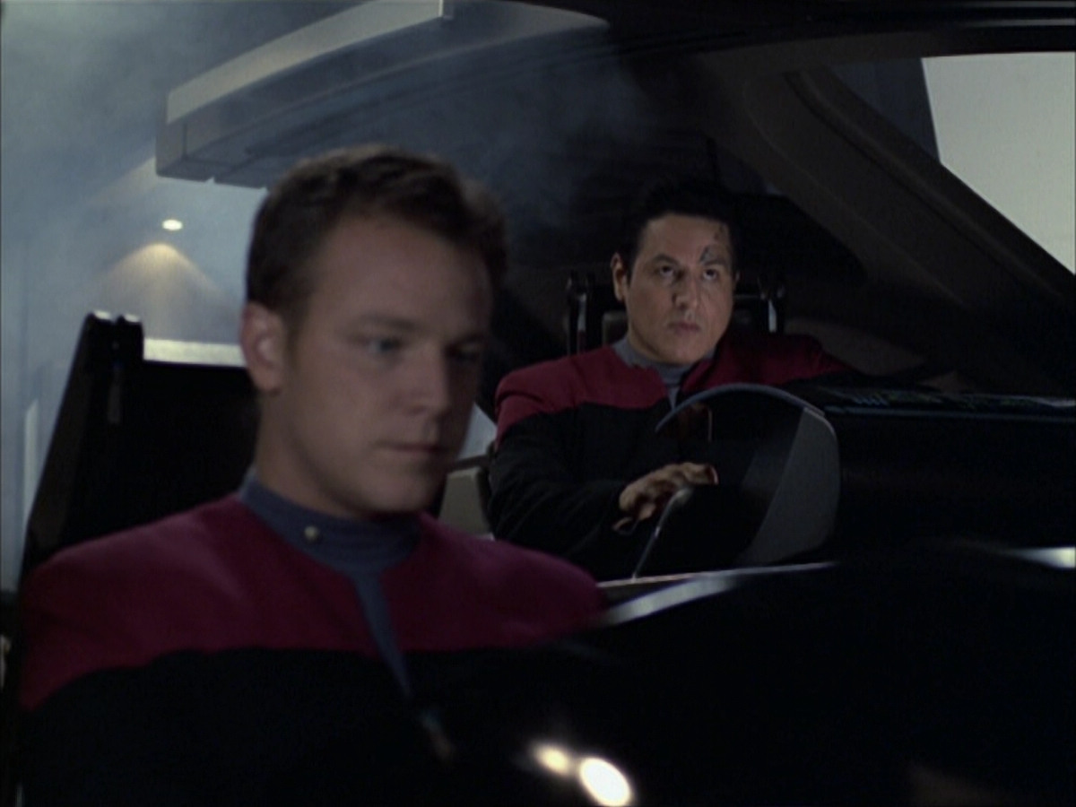 extant_StarTrek_VOY_6x16-Collective_00365.jpg