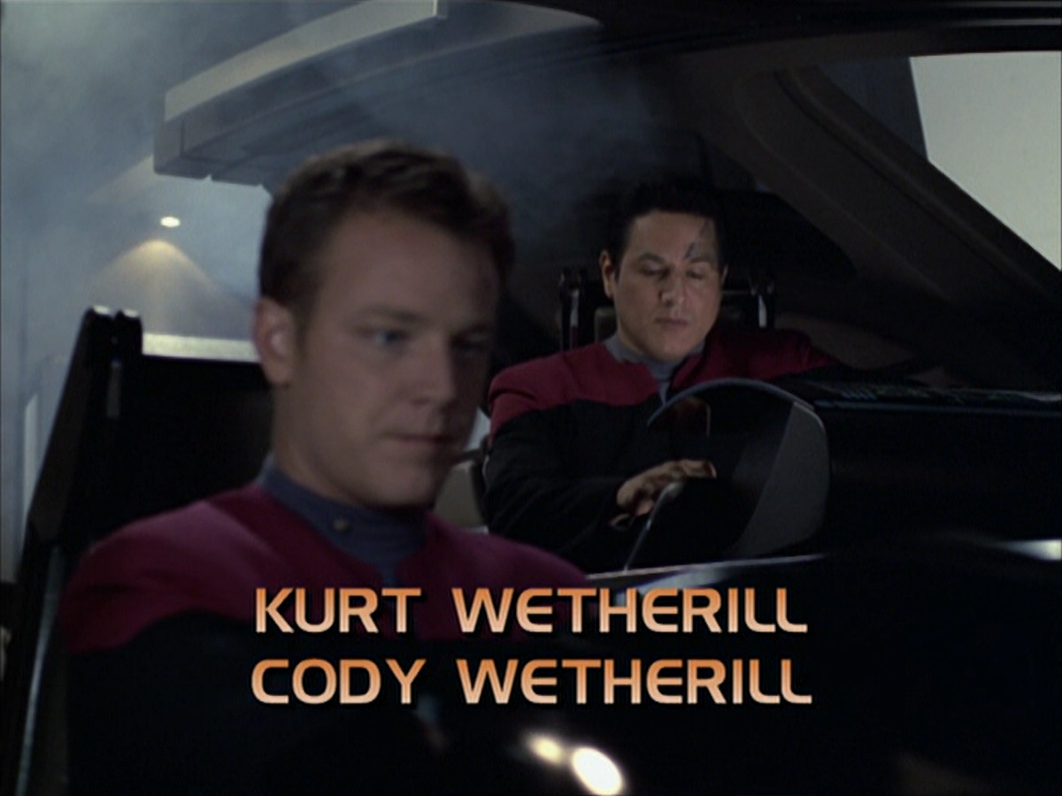extant_StarTrek_VOY_6x16-Collective_00366.jpg