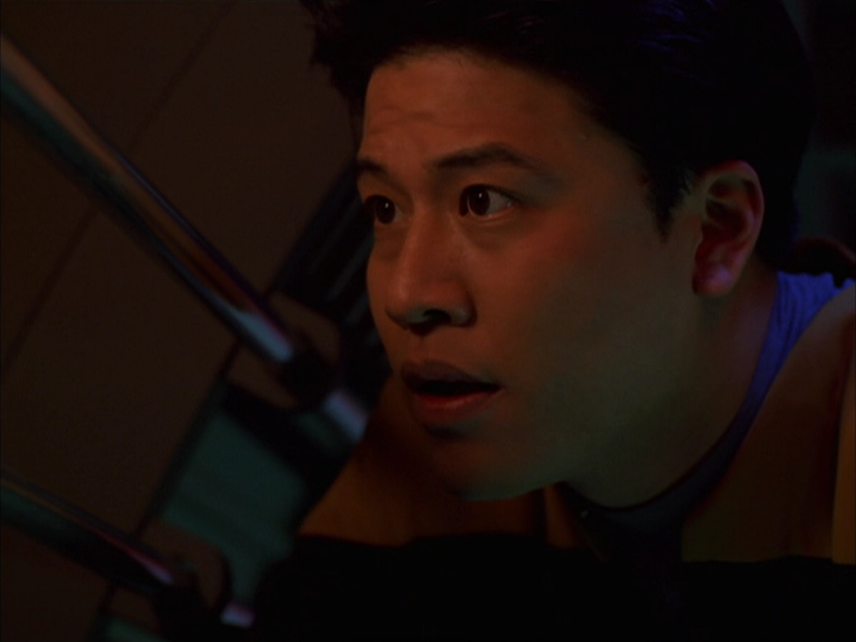 extant_StarTrek_VOY_6x16-Collective_00377.jpg