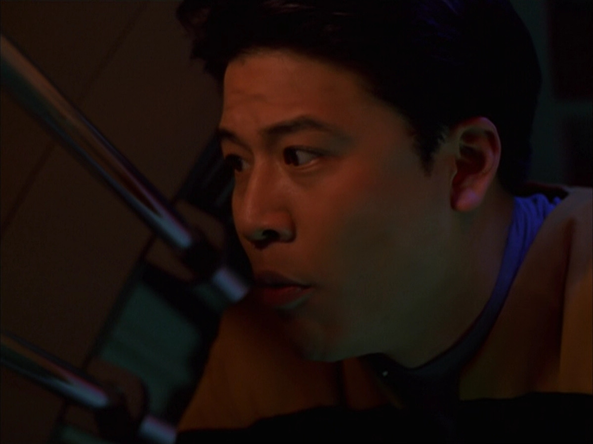 extant_StarTrek_VOY_6x16-Collective_00380.jpg