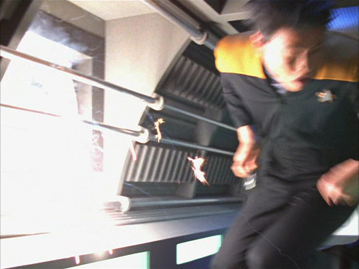 extant_StarTrek_VOY_6x16-Collective_00383.jpg