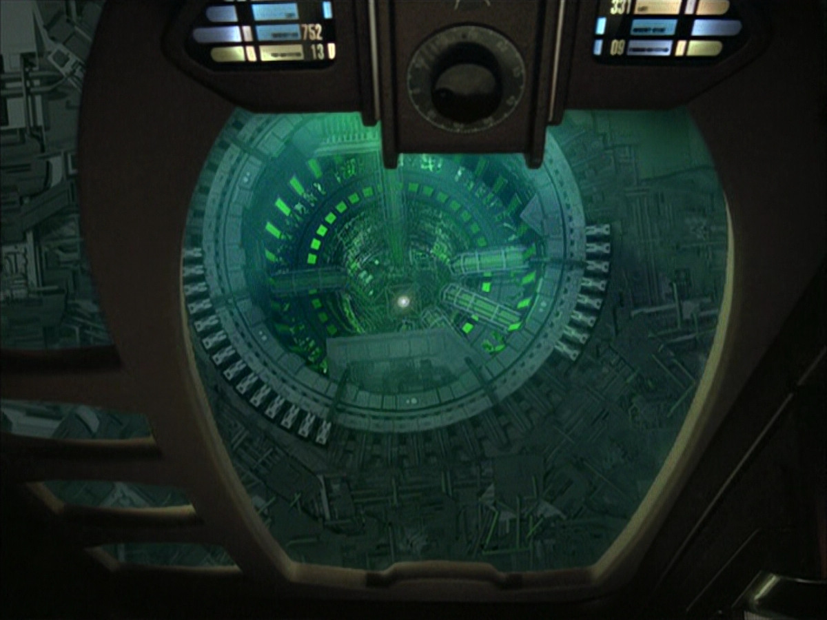 extant_StarTrek_VOY_6x16-Collective_00415.jpg