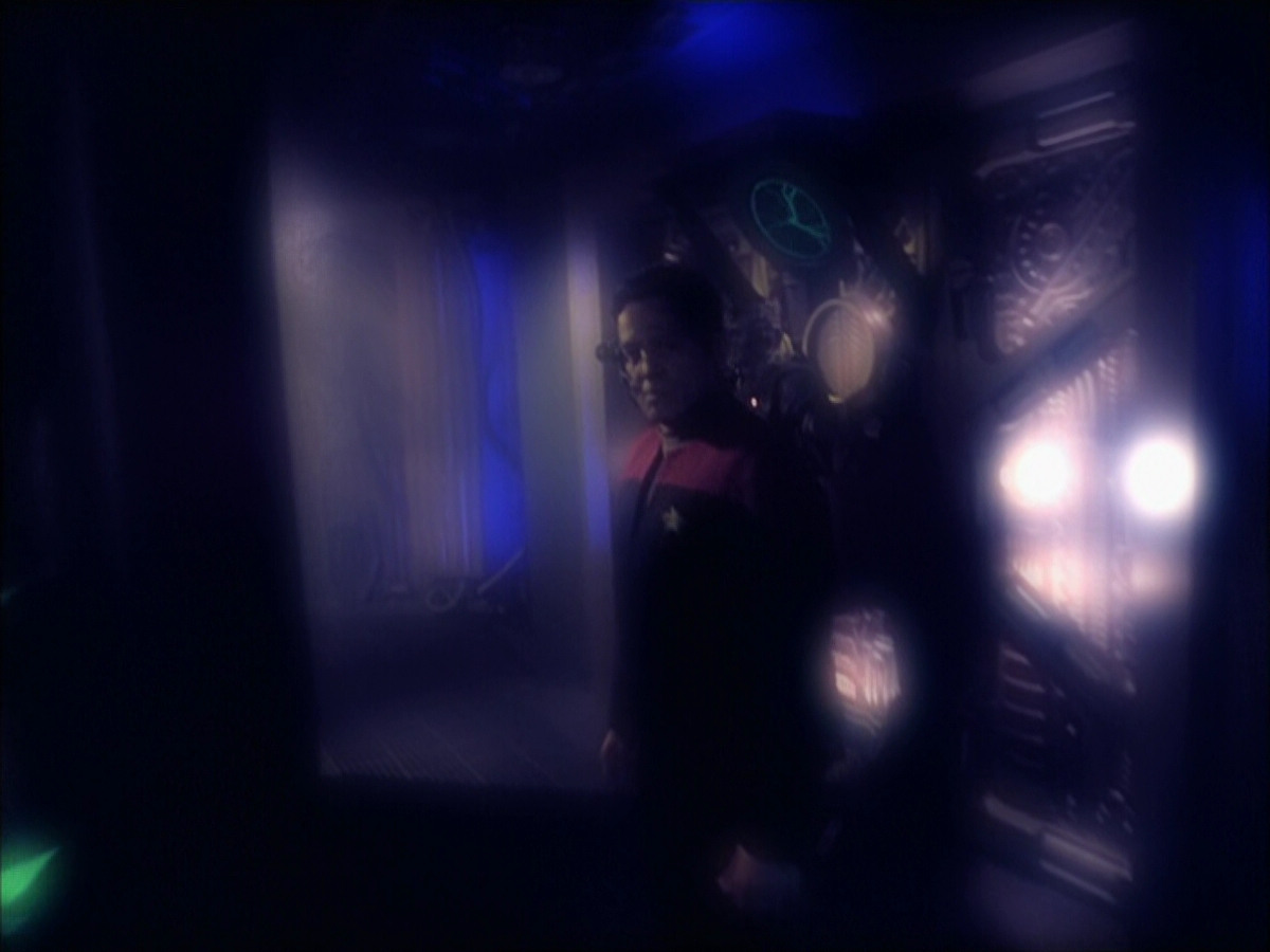 extant_StarTrek_VOY_6x16-Collective_00439.jpg