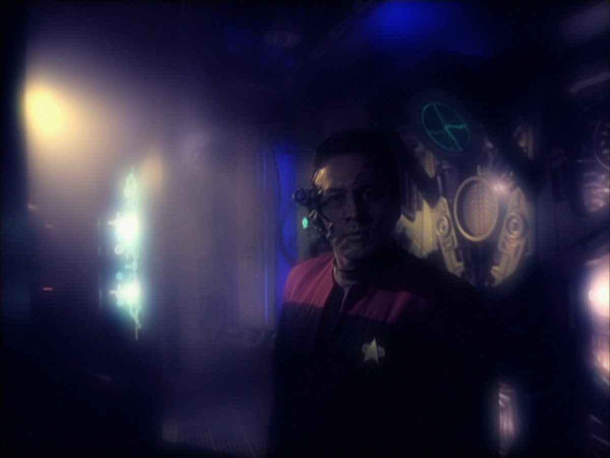 extant_StarTrek_VOY_6x16-Collective_00440.jpg