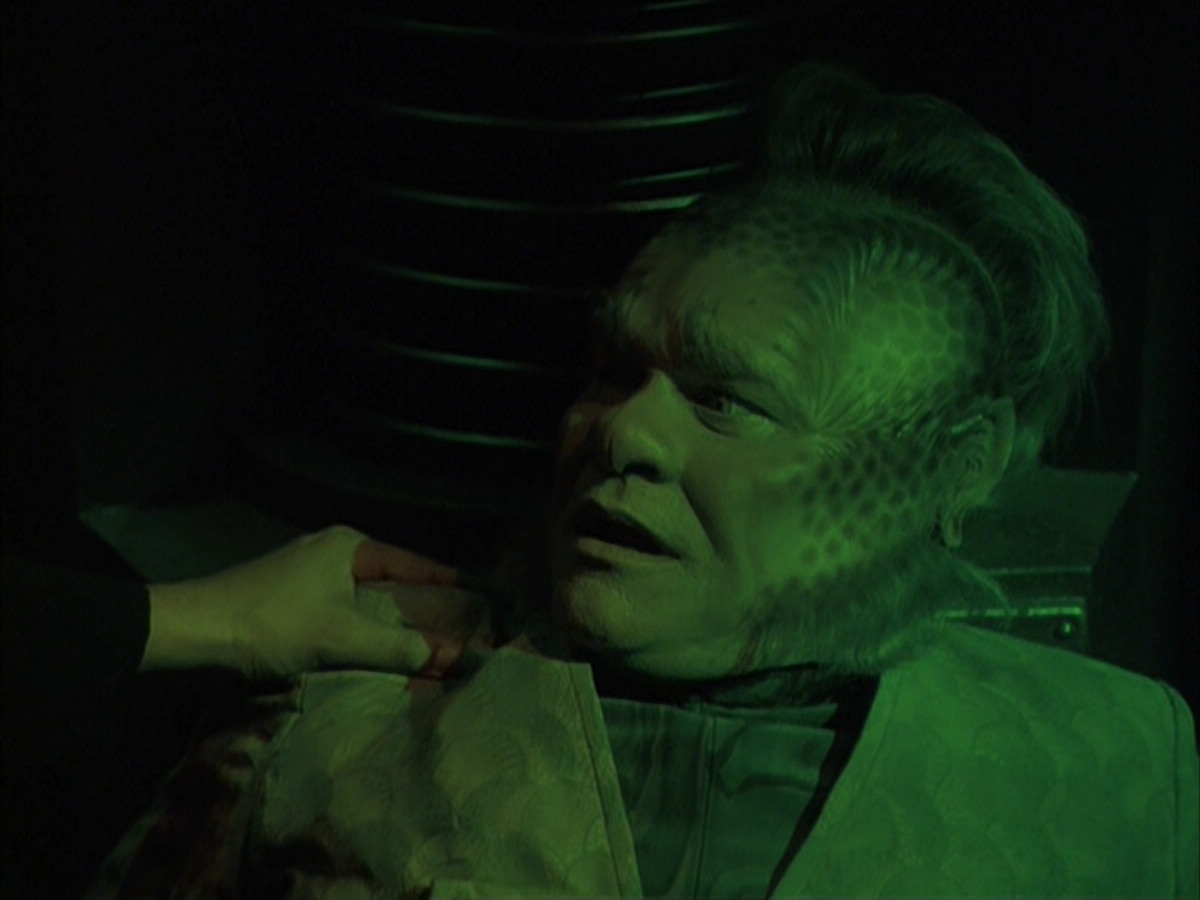 extant_StarTrek_VOY_6x16-Collective_00448.jpg